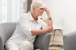 Dear Abby: My sister may have dementia — should I take her keys?