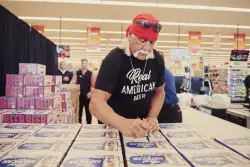 Real American Beer, founded by Hulk Hogan, aiming to revitalize Hooters after chain’s bankruptcy filing